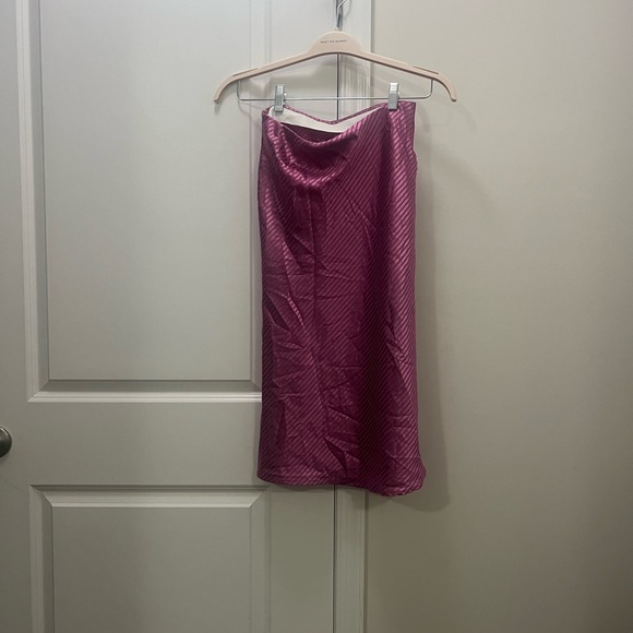 NWT Code X Mode Pink Satin Striped Skirt Size Medium - Picture 3 of 5